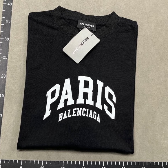 Tshirts/ Hoodies/Crewnecks sweaters/ Jackets & etc. - Picture 10 of 12